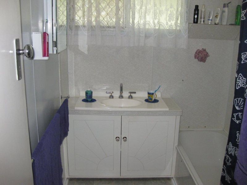 16 Leslie Drive, Moranbah QLD 4744