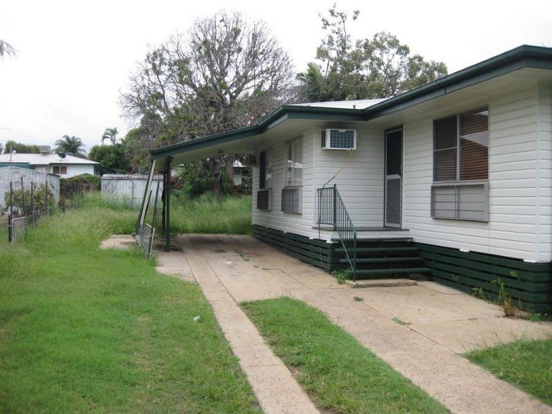 20 Burke Drive, Moranbah QLD 4744