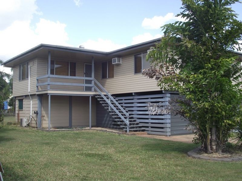 8 Rolfe Street, Moranbah QLD 4744