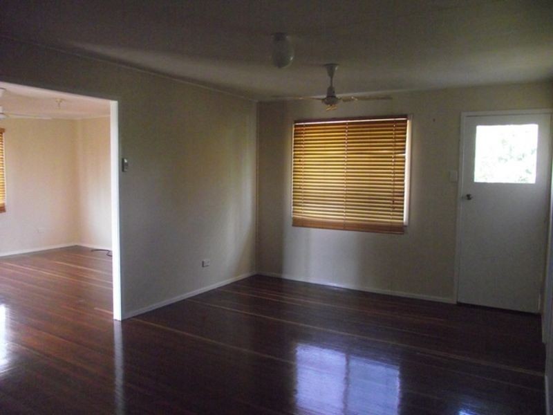 8 Rolfe Street, Moranbah QLD 4744
