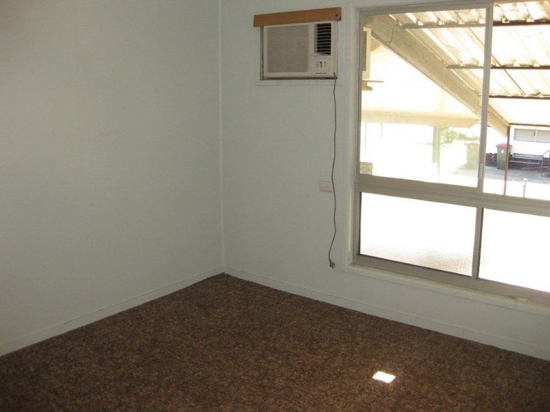 10 Rose Street, Moranbah QLD 4744