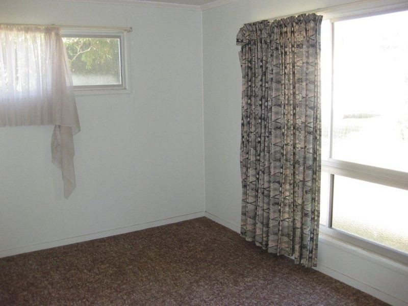 10 Rose Street, Moranbah QLD 4744