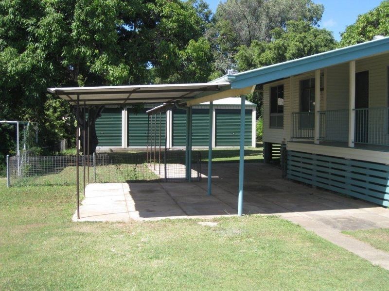 10 Rose Street, Moranbah QLD 4744