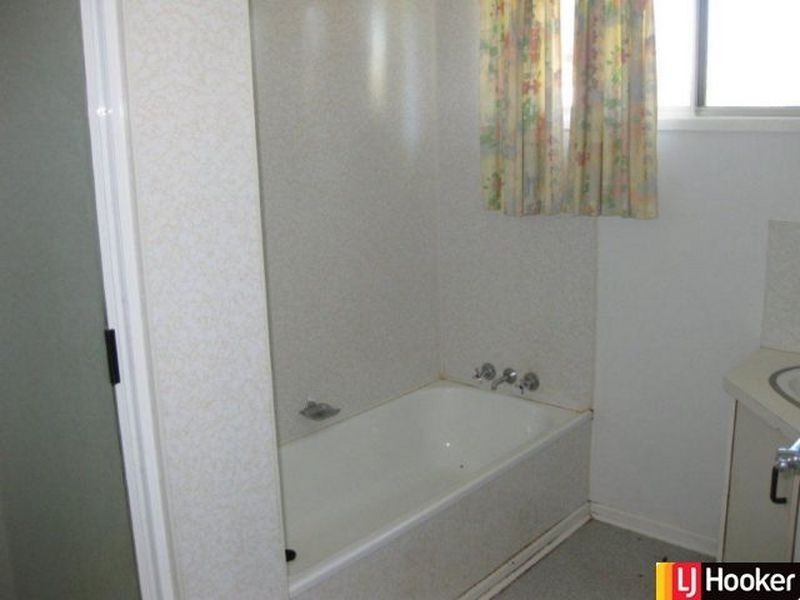 5 Williams Street, Moranbah QLD 4744