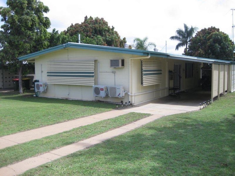 16 Mackenzie Drive, Moranbah QLD 4744