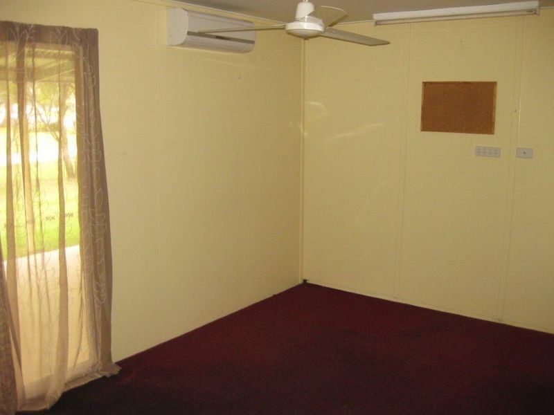 16 Mackenzie Drive, Moranbah QLD 4744