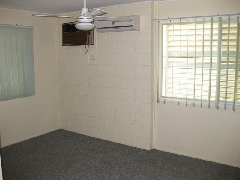 16 Mackenzie Drive, Moranbah QLD 4744