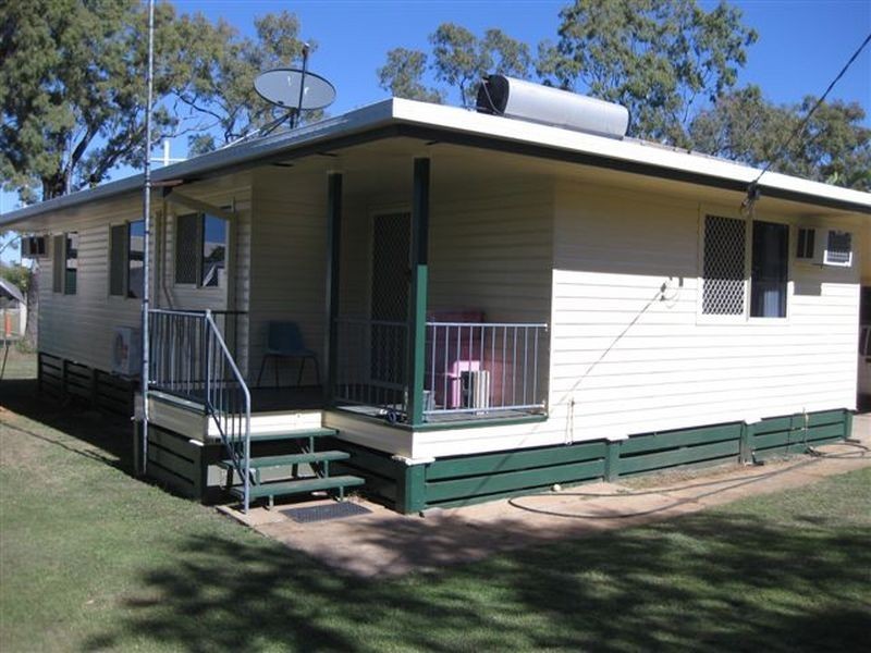 14 Flinders Drive, Moranbah QLD 4744