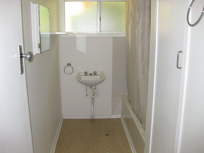 8 Sinnott Court, Moranbah QLD 4744