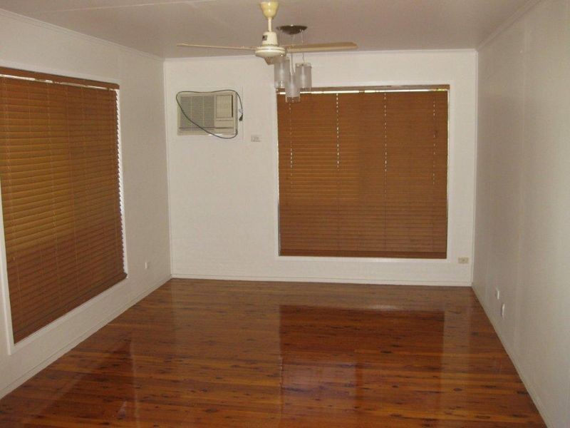 8 Sinnott Court, Moranbah QLD 4744