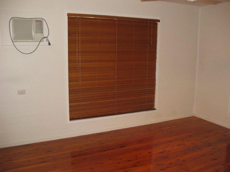 8 Sinnott Court, Moranbah QLD 4744