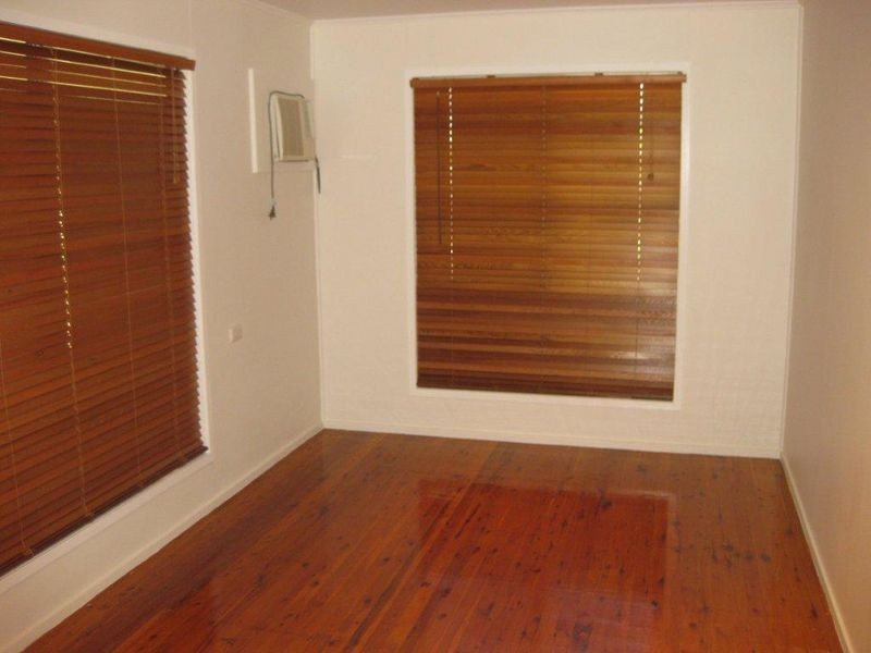 8 Sinnott Court, Moranbah QLD 4744