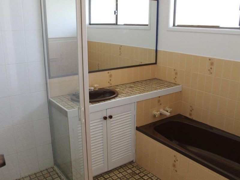 184 Mills Avenue, Moranbah QLD 4744