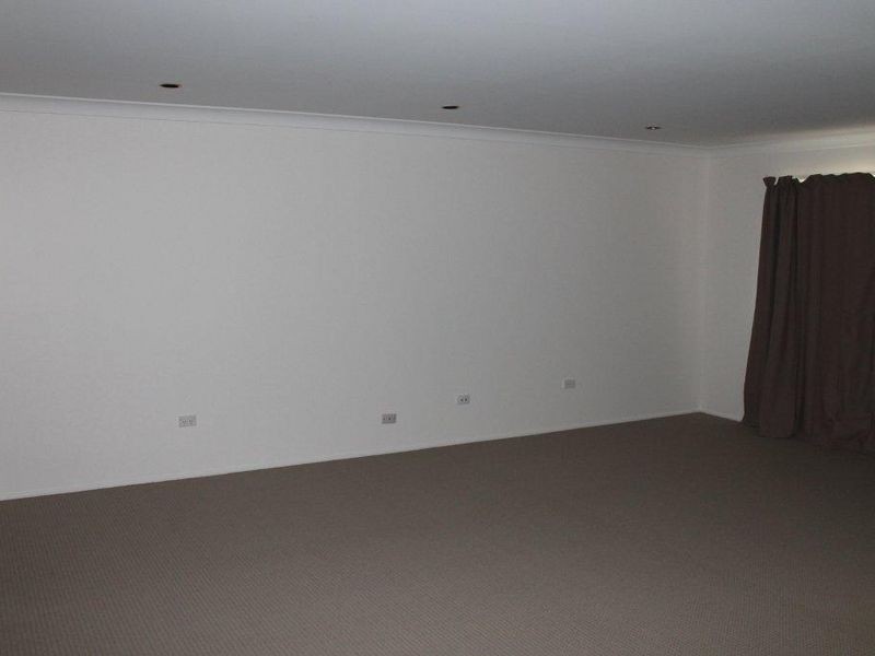 184 Mills Avenue, Moranbah QLD 4744