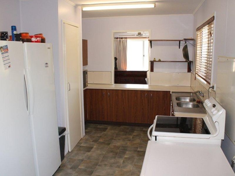 16 Bradman Street, Moranbah QLD 4744