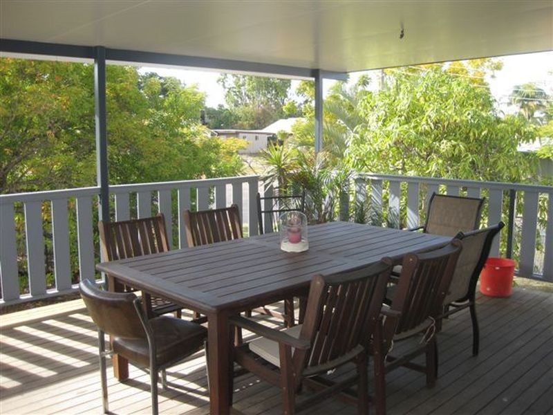 16 Bradman Street, Moranbah QLD 4744