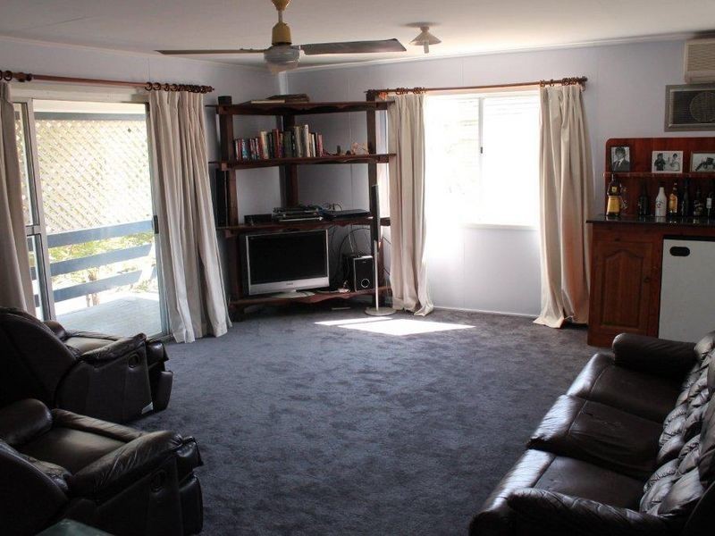 16 Bradman Street, Moranbah QLD 4744