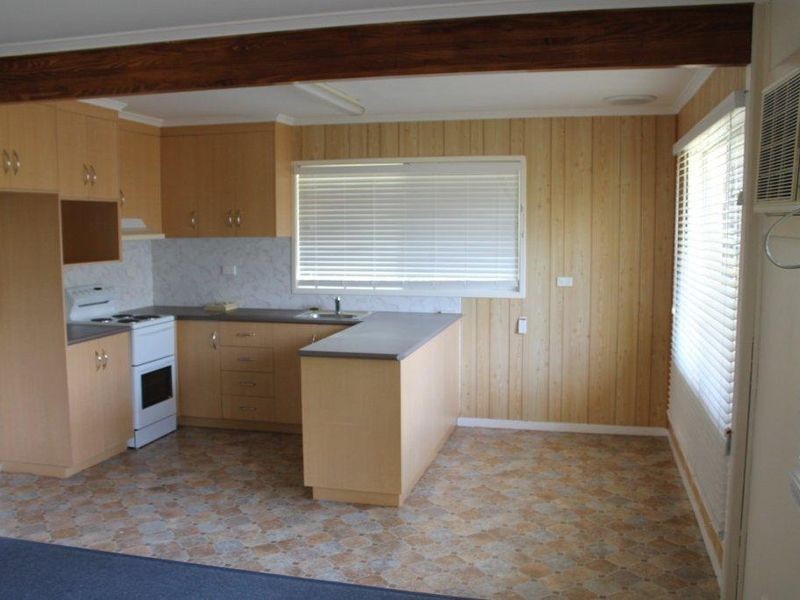 17 Kennedy Drive, Moranbah QLD 4744