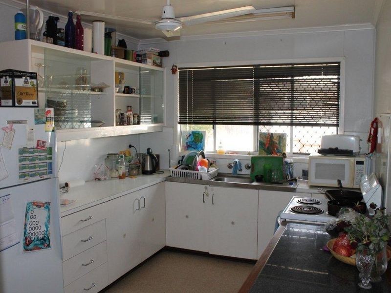 1 Lyons Court, Moranbah QLD 4744