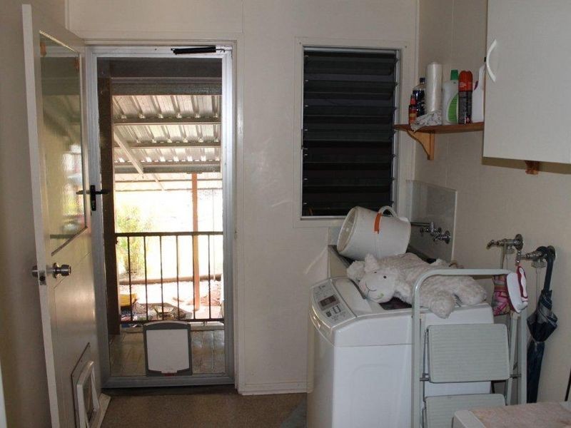 1 Lyons Court, Moranbah QLD 4744