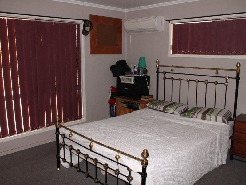 1 Lyons Court, Moranbah QLD 4744