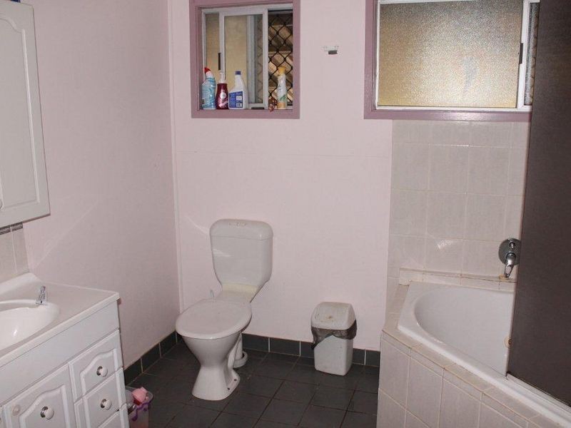 1 Lyons Court, Moranbah QLD 4744