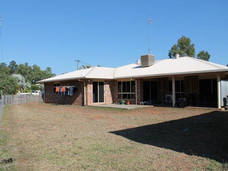 3 Freeman Street, Moranbah QLD 4744