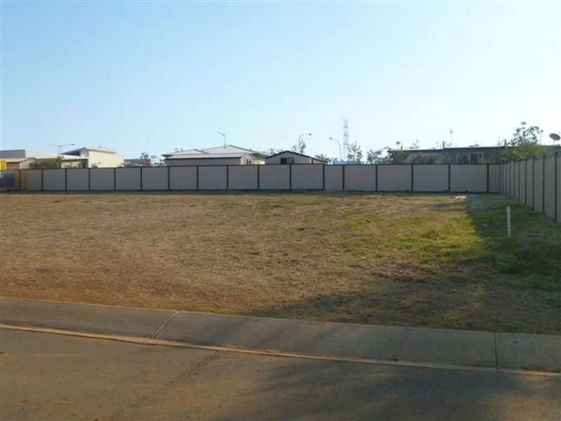 16 Croker court, Moranbah QLD 4744