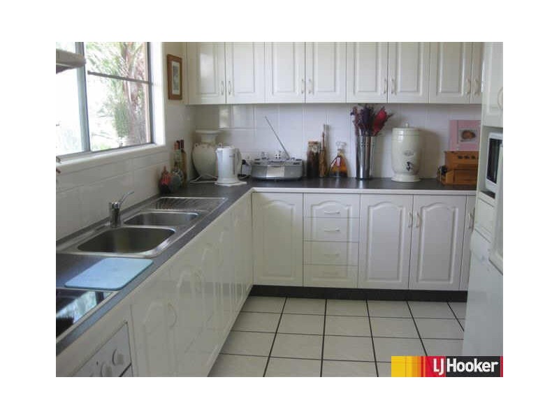 17 Ney Street, Moranbah QLD 4744