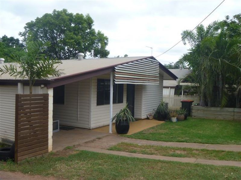 28 Mills Avenue, Moranbah QLD 4744