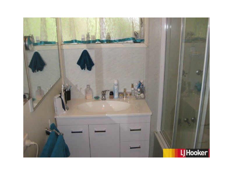 16 Mackenzie Drive, Moranbah QLD 4744