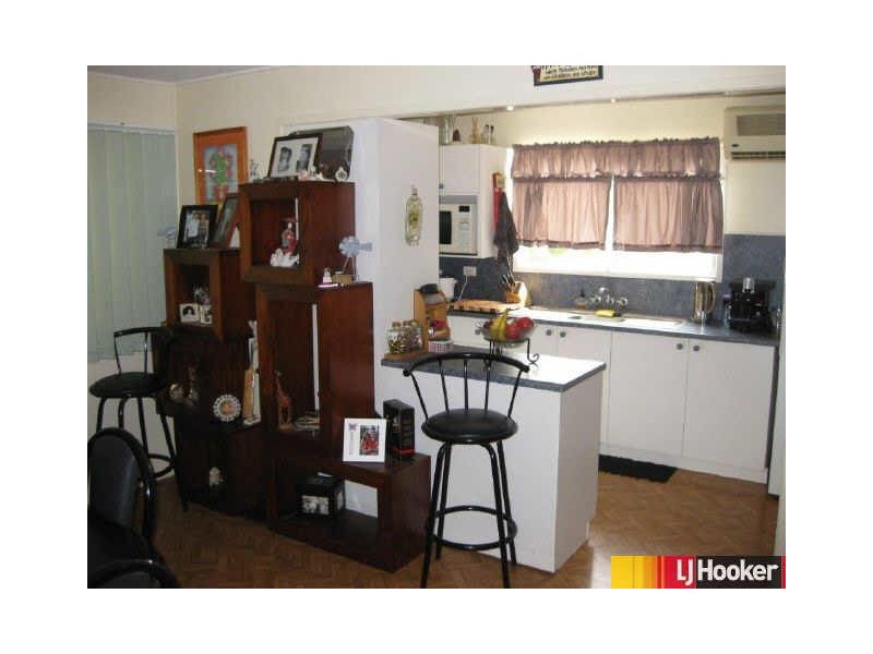 16 Mackenzie Drive, Moranbah QLD 4744