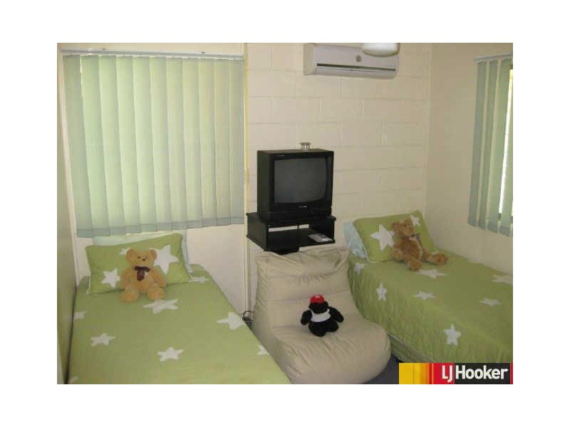 16 Mackenzie Drive, Moranbah QLD 4744