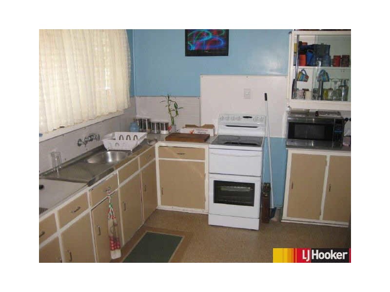 8 Harris Court, Moranbah QLD 4744