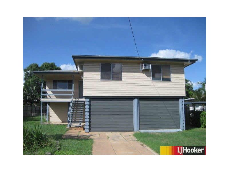 8 Rolfe Street, Moranbah QLD 4744