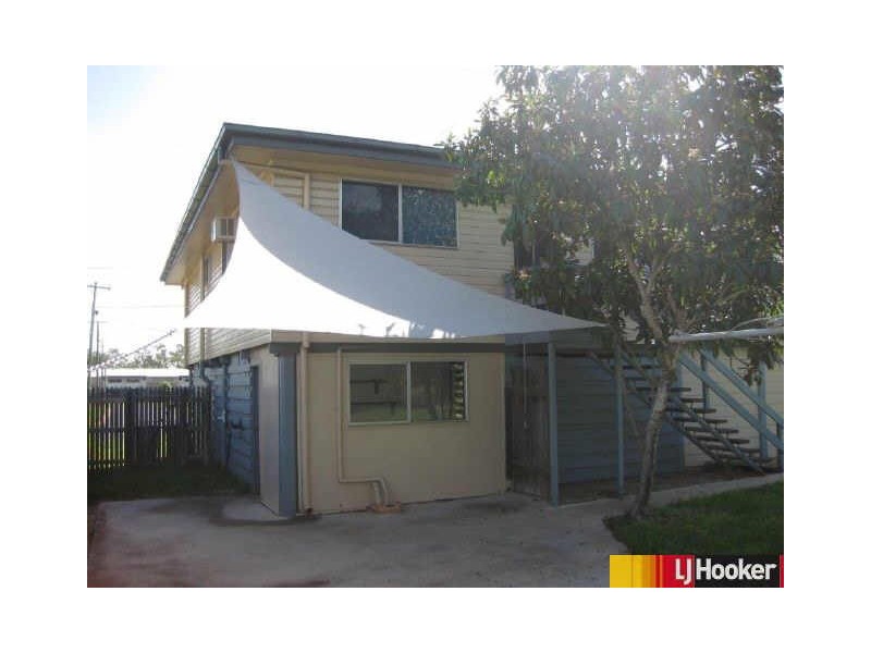 8 Rolfe Street, Moranbah QLD 4744