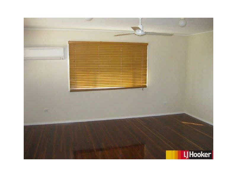 8 Rolfe Street, Moranbah QLD 4744