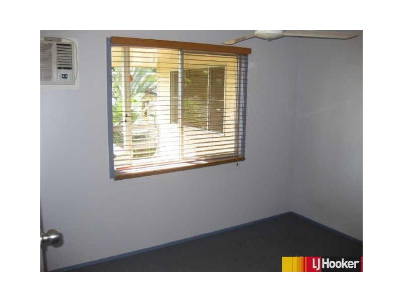 8 Rolfe Street, Moranbah QLD 4744