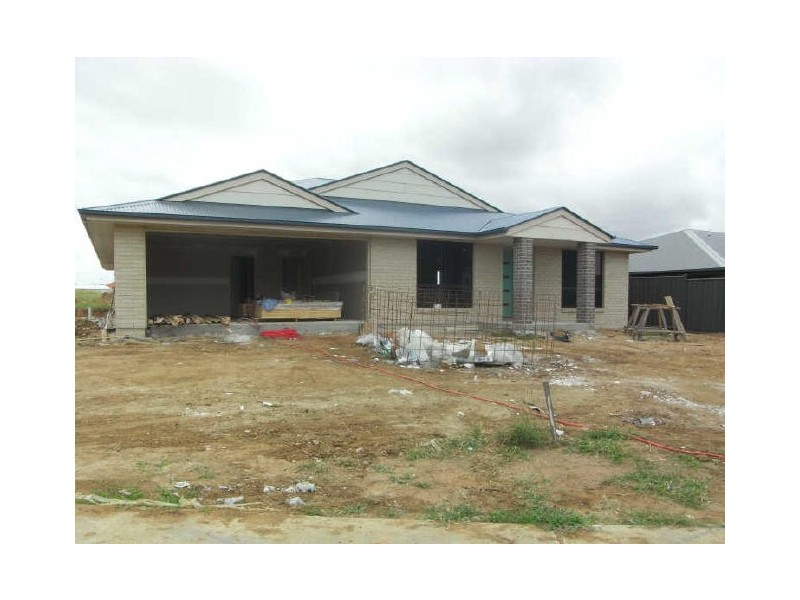 5 Langford Court, Moranbah QLD 4744