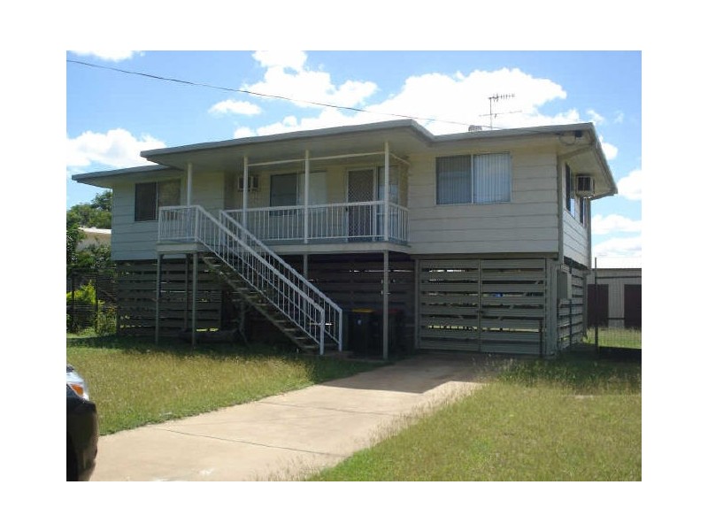 3 Maitland Drive, Moranbah QLD 4744