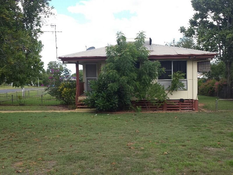 10 Lawrence Street, Moranbah QLD 4744