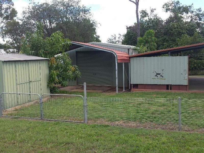 10 Lawrence Street, Moranbah QLD 4744
