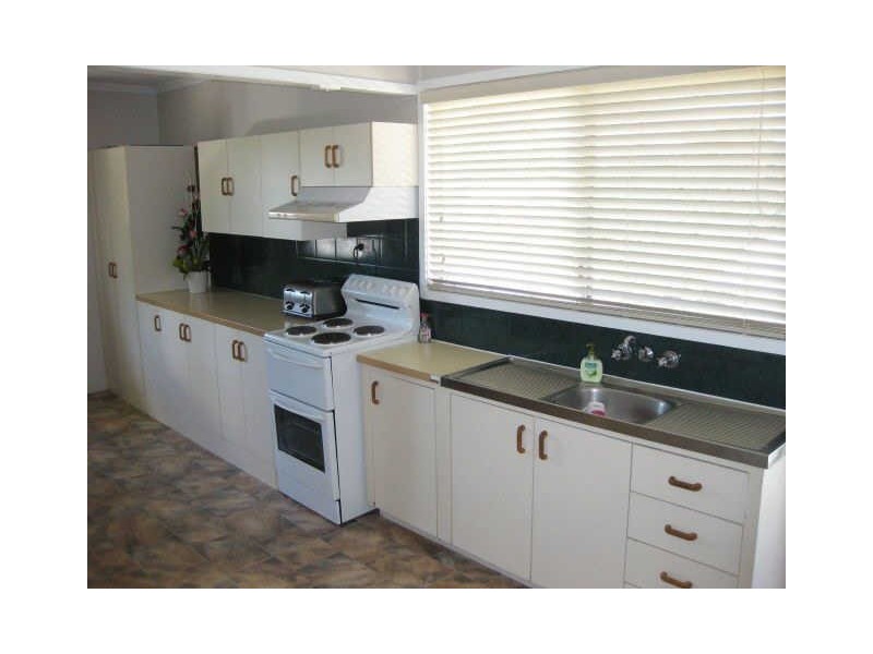 13 Belshore Street, Moranbah QLD 4744