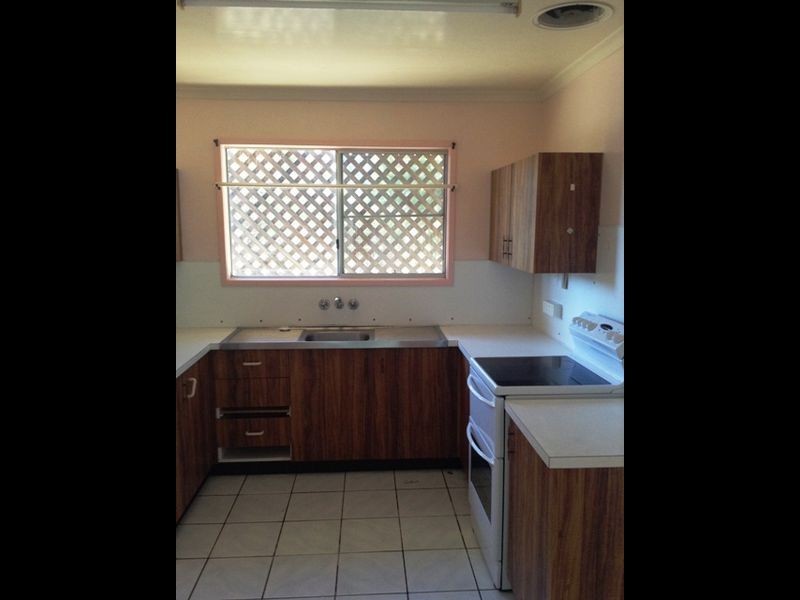 1 Yeates Street, Moranbah QLD 4744