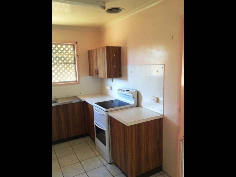 1 Yeates Street, Moranbah QLD 4744