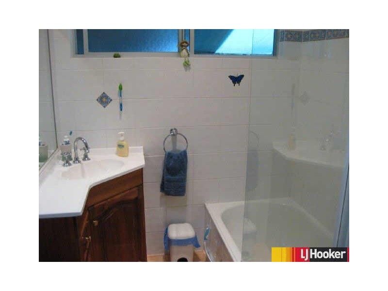 17 Goolagong Crescent, Moranbah QLD 4744