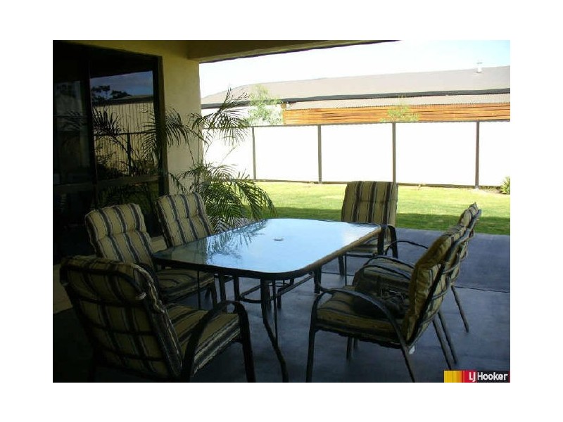 16 Macpherson Street, Moranbah QLD 4744