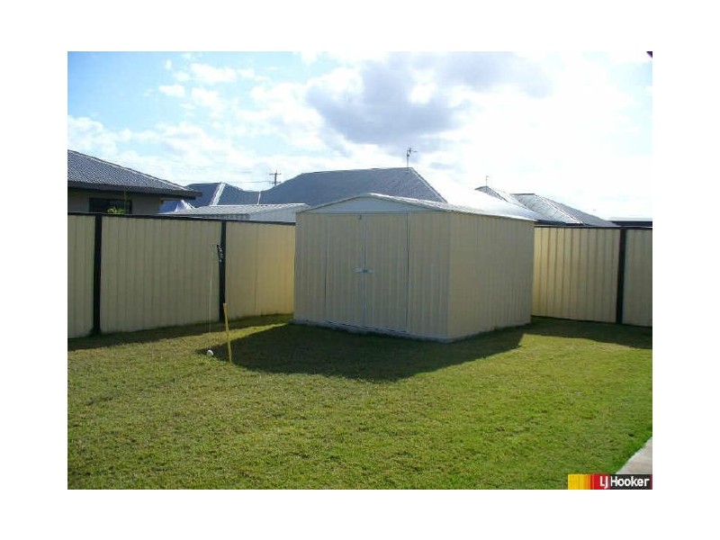 16 Macpherson Street, Moranbah QLD 4744