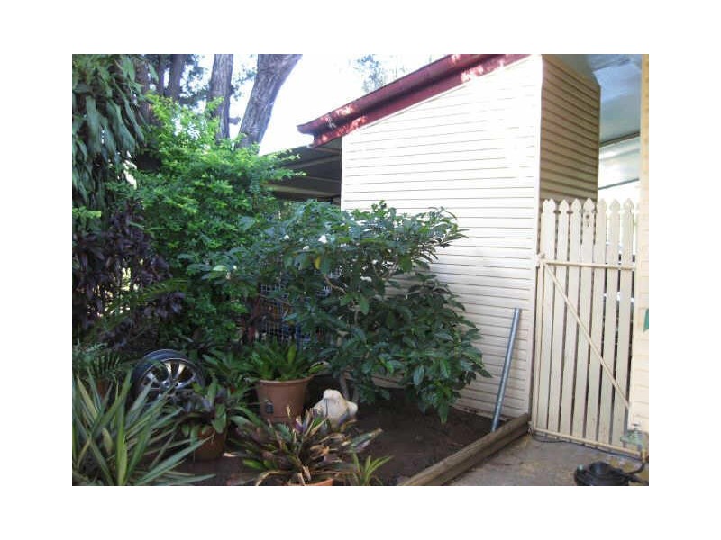 21 Rolfe Street, Moranbah QLD 4744