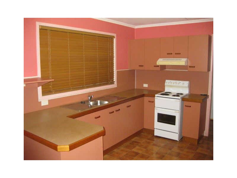 8 Herbert Court, Moranbah QLD 4744